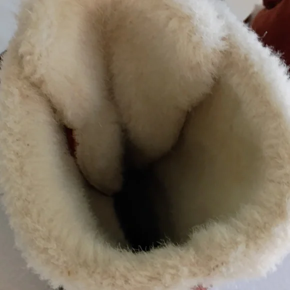 AEROSOLES Brown Faux-Suede Lace-Up Winter Boots with Cream Faux-Fur Trim - Picture 5 of 8